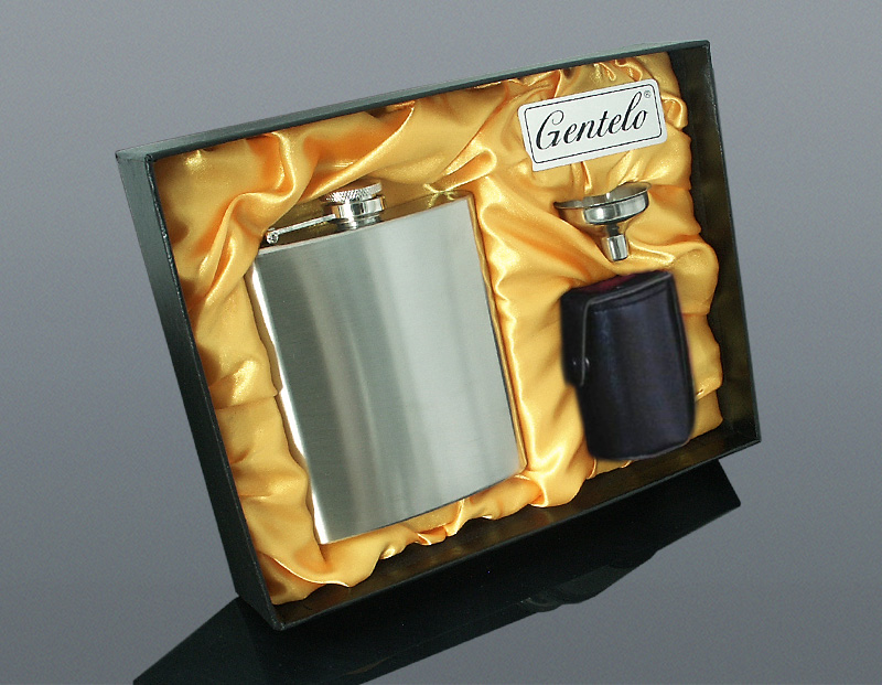 GOLD SATIN 240 ml-es flakon + 4 db 30 ml-es samponos flakon a tokban